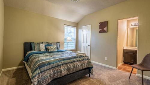 New Beautiful 4/BR Vacation Home - Photo 3