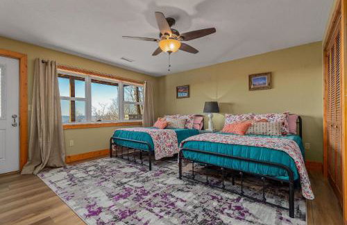 Ozark Retreat with Mountain Views Fire Pit & Deck - Foto 22