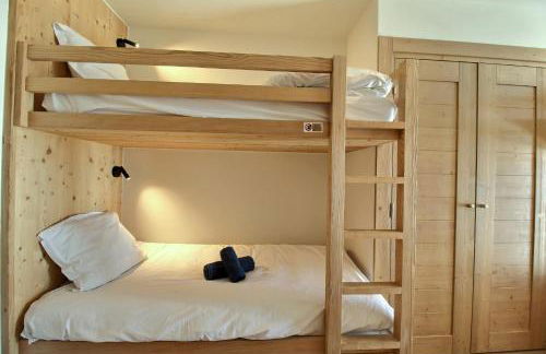 ARC 1600, LE RIDGE, Appartement 10 personnes Duplex Vue Montagne - ski aux pieds - Sauna, Hammam, Piscine, Salle de salle de sport-fitness - Foto 35