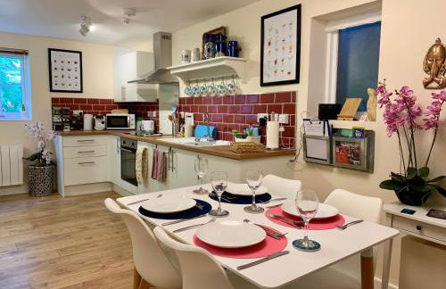 Pristine Apartment in The Centre of Glastonbury - Photo 6