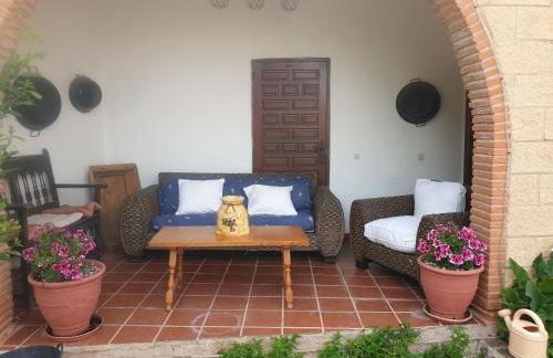 CASA TURÍSTICA Villa Carmen, CON AMPLIO JARDIN QUE INCLUYE BARBACOA, 2 PORCHES, PARKING PRIVADO Y PISCINA - Foto 42