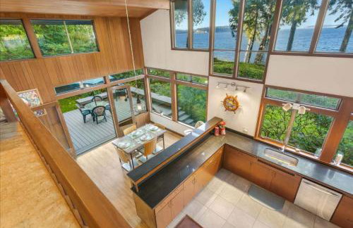 Poulsbo Waterfront Lodge with Game Room Library - Foto 1