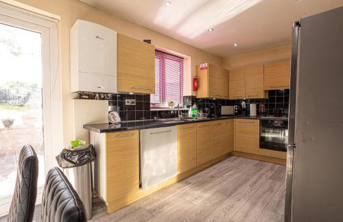 Newly Refurbed 5 Bed House for Contractors, Families & Relocation- Cosely Wolverhampton - Foto 28