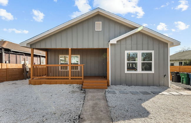 Retreat to a Brand-new Downtown Home 4br/3ba! - Photo 1