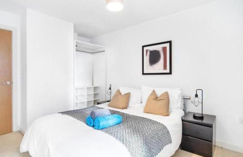 Lavish London Apartment - Secure with parking - Foto 15