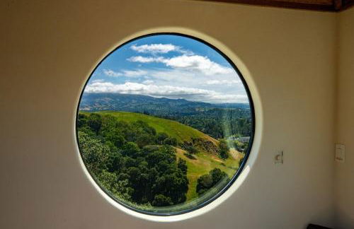 Relax and Rejuvenate- Lafayette Treehouse with Cave Spa, Waterfall, and Incredible Views - Foto 11
