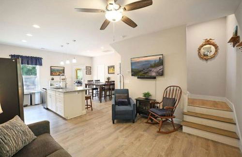 Bungalow Dream w Hot Tub, Fenced Yard & Fire Pit - Foto 48