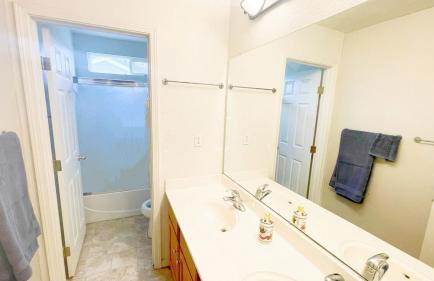 New - Spacious, Comfortable 5 Beds 3 Baths House - Foto 33