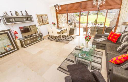 Casa Holmston, Duplex villa with hot tub in Anfi Tauro Topaz - Foto 2