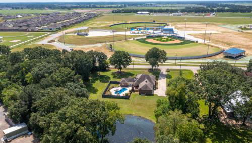 Gameday Getaway - Pool - King Bed - Sports Complex - Foto 1