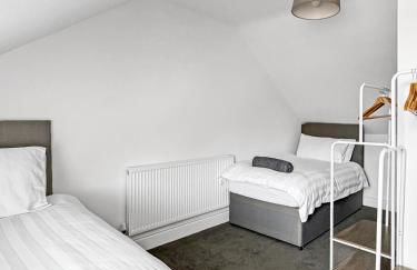 Amaya One -3 bedroom townhouse - with garden - close to town centre - sleeps 7 - Free Gym Access - Foto 12