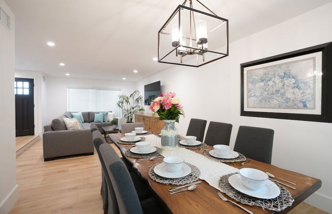 Coming Mid-April 2023! Beautifully upgraded two-story home with backyard oasis - Foto 20