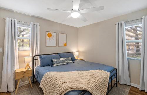 The Hickory House with Firepit- Boat Ramp Access to Cedar Creek Lake - Foto 11