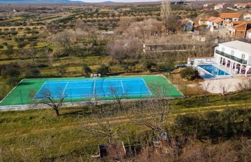 Cozy Home In Cista Velika With Wifi - Photo 11