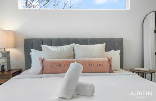 Luxurious Modernism with Private Hot Tub and Garage - Foto 33