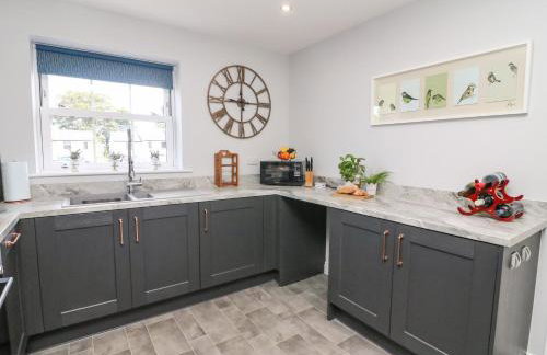 Hall View - Photo 10