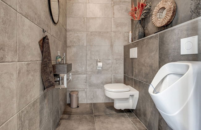 Stylish Farmhouse With Spa Tub - Foto 22