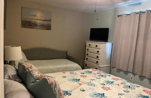 Beach access close to Walmart, Bowling,skating and Game room - Photo 60