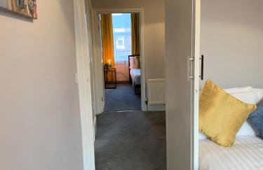 Heaton-Beautiful 3 Double Bedrooms Sleeps 6 Free Parking and Wifi - Foto 11