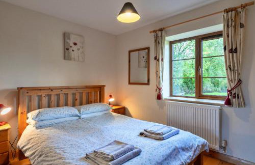 Finest Retreats - Tarkas Holt Log Cabin, Stowford - Foto 3