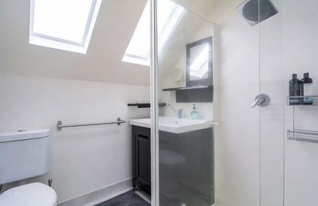 Cozy Apartment w/ Terrace Close to City Center - Foto 13