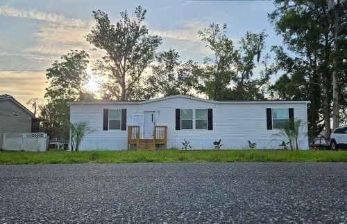 Fun, relaxing, charming retreat - Photo 2