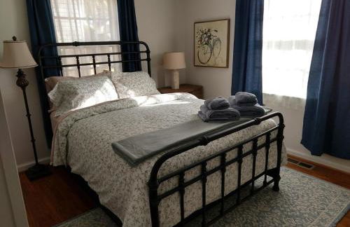 Charming Classic Cottage 2Br - Foto 15