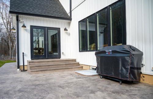 New Farmhouse, King Beds, Game Room, Hot Tub & View! - Foto 75