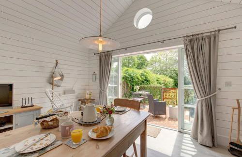 The Artist's Studio at Meadow Cottage - Photo 5