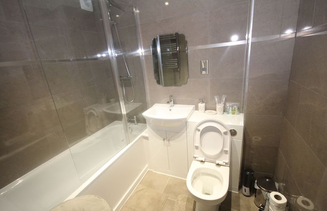 Holden Court - Photo 26