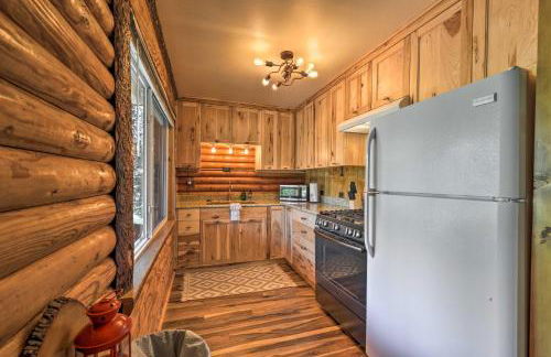 Alpine Adventures Cozy Log Cabin with Deck and Views! - Foto 10