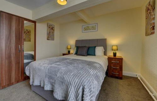 5 bedrooms, sleeps up to 16, secure parking space & comfort - Foto 37