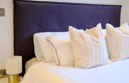 Modern & Luxurious 2-bed by ABBA, O2 & Canary Wharf - Photo 9