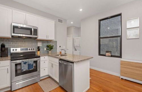 Prime OTR off Vine St, Lux Full Bed, Fast WiFi, Fully Equipped, 50in TV, Sleeps 4ppl - Foto 31