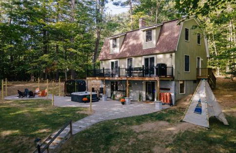 Family Retreat Sauna Hot Tub Games Peloton - Photo 17