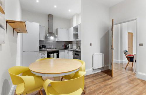 Shortlet Express, Stunning 3 bedroom apartment by Barking station - Foto 17
