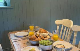 Wisteria Cottage - Photo 14