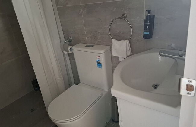 1 Double 2 single 2 Sofa Beds Suite 4 - Photo 13