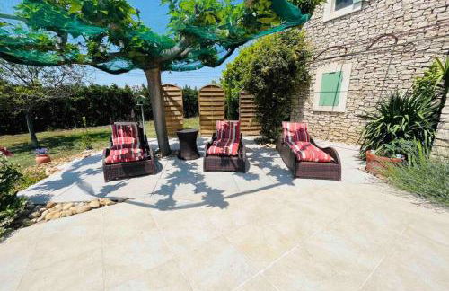 84A - "Mas d'Elise" magnificent villa with pool in the heart of Luberon - Foto 46