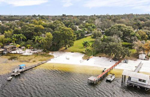 Spacious Retreat Fenced Yard Screened Deck - Photo 37