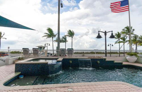 Oceana Blue / Beach Front / Pool / Bar / Relax - Foto 3