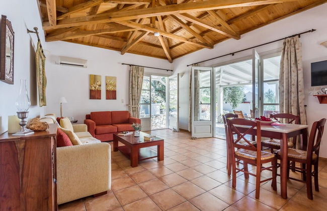 Villa Tassoula Large Private Pool Walk to Beach Wifi - 2830 - Foto 34