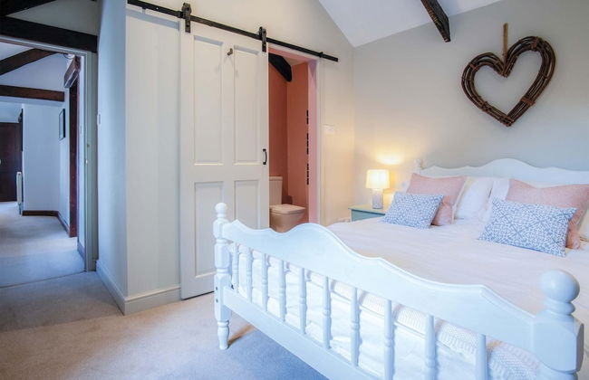 Tregoyr - 3 Bedroom Holiday Home - St. Florence - Photo 10