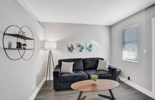 Rustic Retreats Beachy 1BR for 4 guests in the heart of Fort Lauderdale - Foto 7