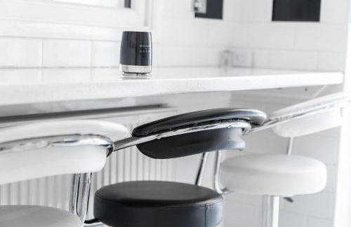 Modern 4 bedroom home ideal for Contractors, Groups and families ,FREE parking for multiple vehicle's - Foto 25