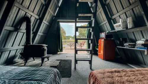 Rustic A-Frame Glamper near Nashville with Memory Foam Beds, Fire Pit & Country Breakfast - Foto 5