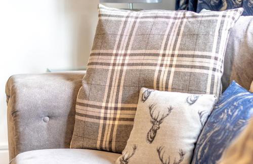 Renfrew Town Centre Easy Link to Glasgow City - Pass the Keys - Foto 5