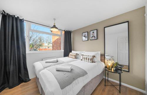 Cosy 3 Bedroom with Free Parking, Garden and Smart TV with Netflix by Yoko Property - Foto 13