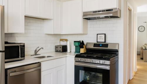 Chic 2BR Retreat Near OHare Free Parking - Foto 3