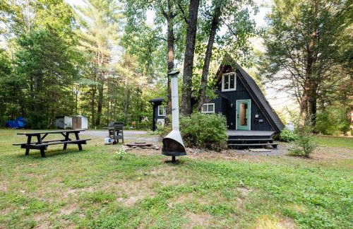 Modern A-Frame Cabin with Loft, Firepit and Grill - Foto 44